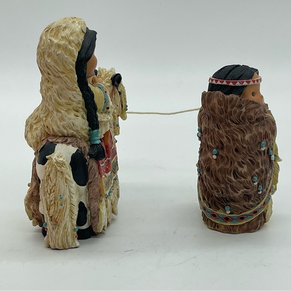 Friends of the Feather Mary Holding Jesus - Picture 6 of 9